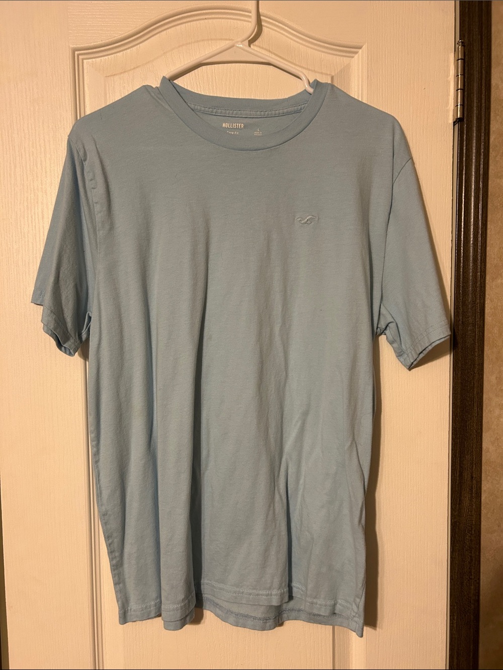 Hollister Men's Pale Blue Crew Neck Short Sleeve Tee